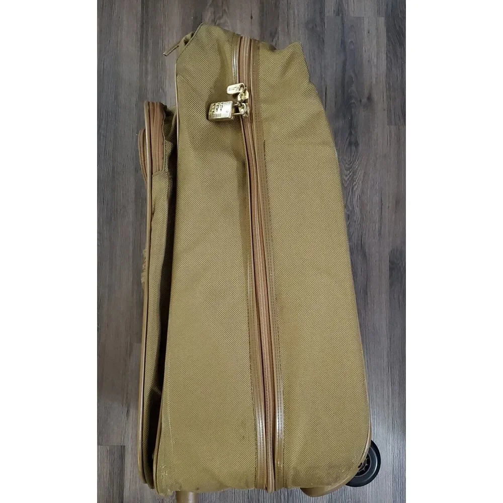 Hartmann Intensity Collection Medium Traveler Garment Bag Luggage‎